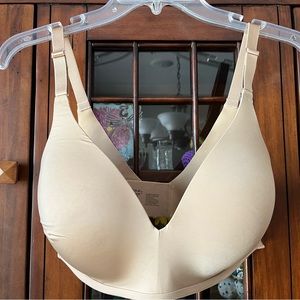 SOMA Vanishing 360 wireless bra. 36D. NWOT